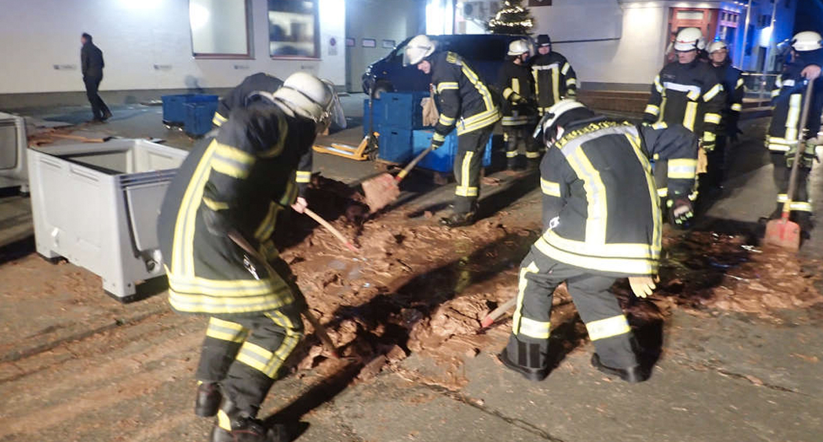 Chocolate inunda calle en Alemania