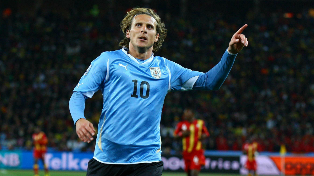 Veracruz confirma interés en Diego Forlán