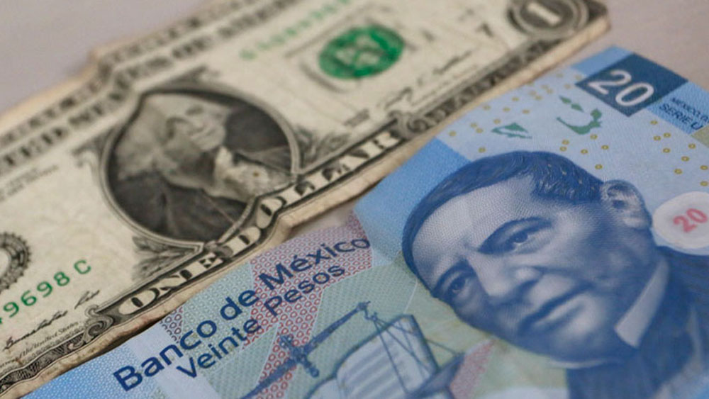 Dólar retrocede y se vende hasta en 19.39 pesos