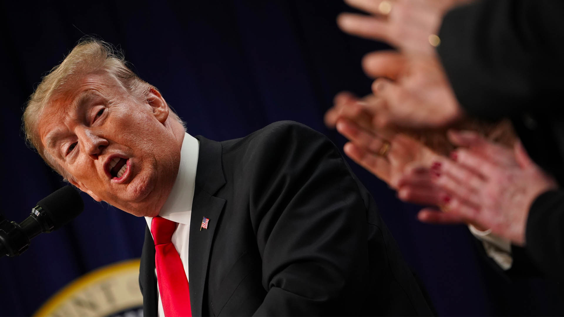 Trump rechaza compromiso presupuestario por no cubrir muro