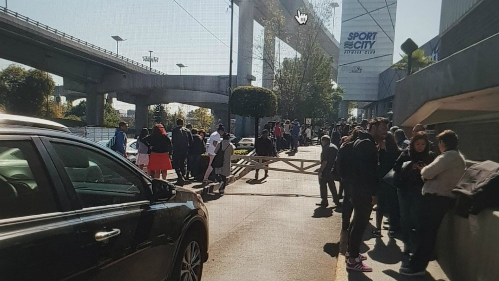 Controlan fuga de gas en Costco de Periférico Sur