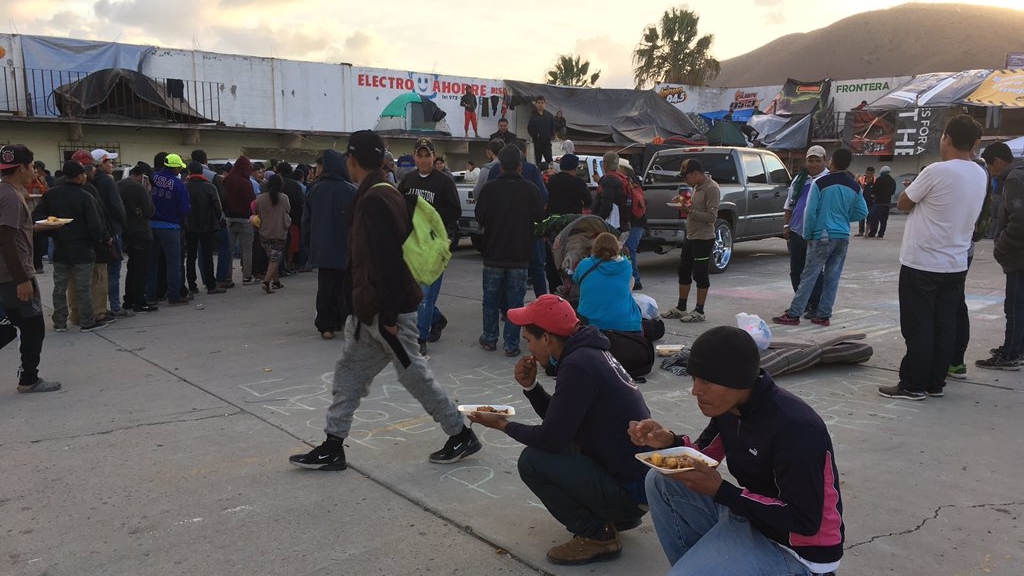 Buscan mejorar las condiciones de los migrantes en Tijuana