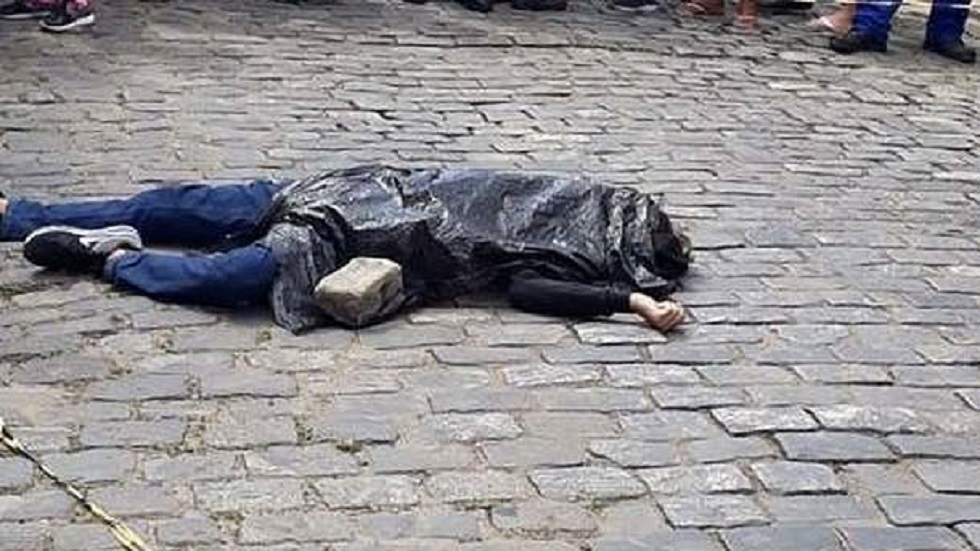 #Video Abaten a ladrón que tomó de rehén a una anciana - el-cuerpo-del-ladron-quedo-a-una-cuadra-de-la-joyeria