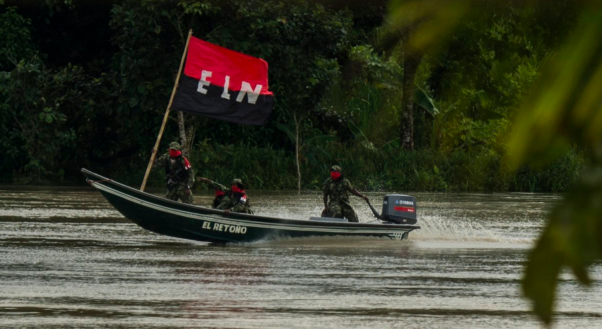 Rebeldes colombianos anuncian cese al fuego por festividades