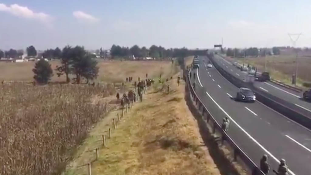 Enfrentamiento entre comuneros y policías en Toluca deja ocho detenidos