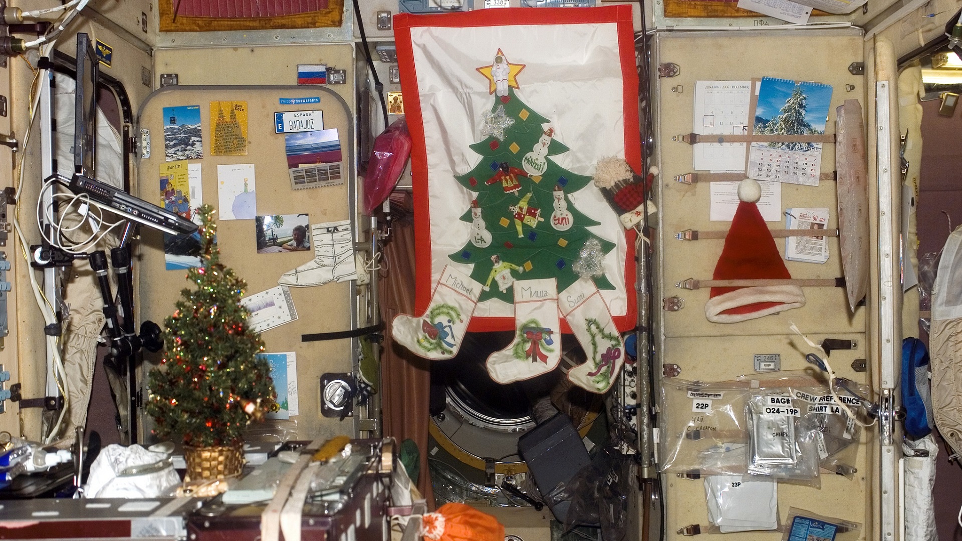 NASA desea Feliz Navidad con ángel del espacio - estacion-espacial-internacional