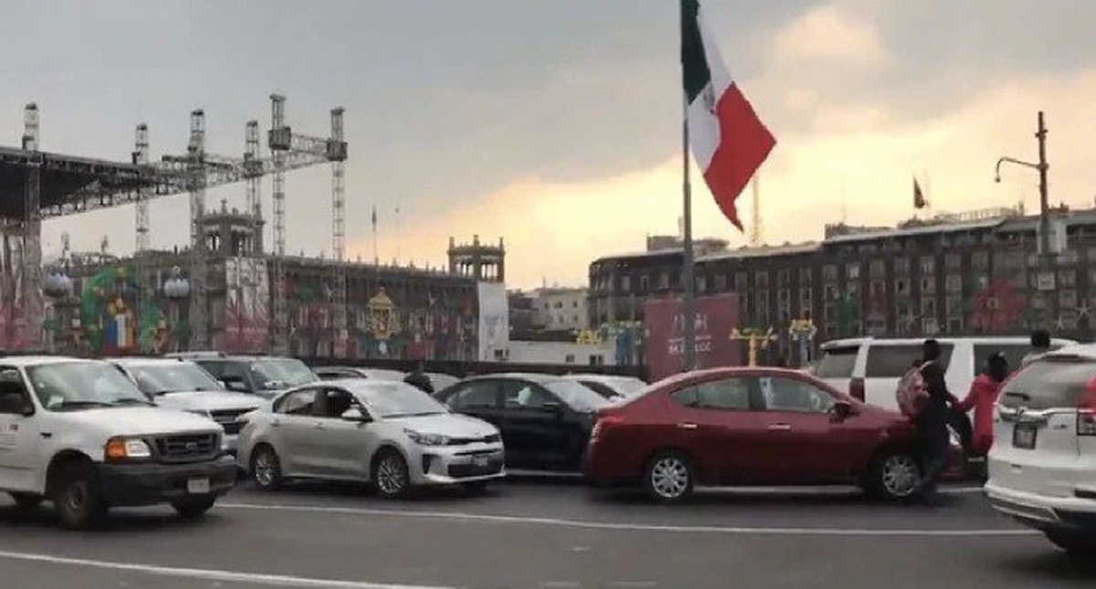 Legisladores que se estacionaron en el Zócalo fueron multados: Sheinbaum