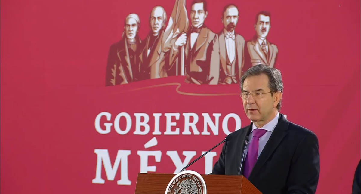 López Obrador firma iniciativa para derogar la Reforma Educativa - esteban-moctezuma