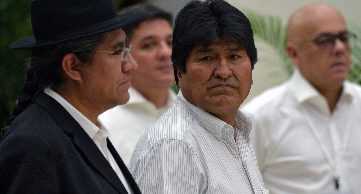 Presentan denuncia contra funcionarios que permitieron candidatura de Evo Morales en Bolivia