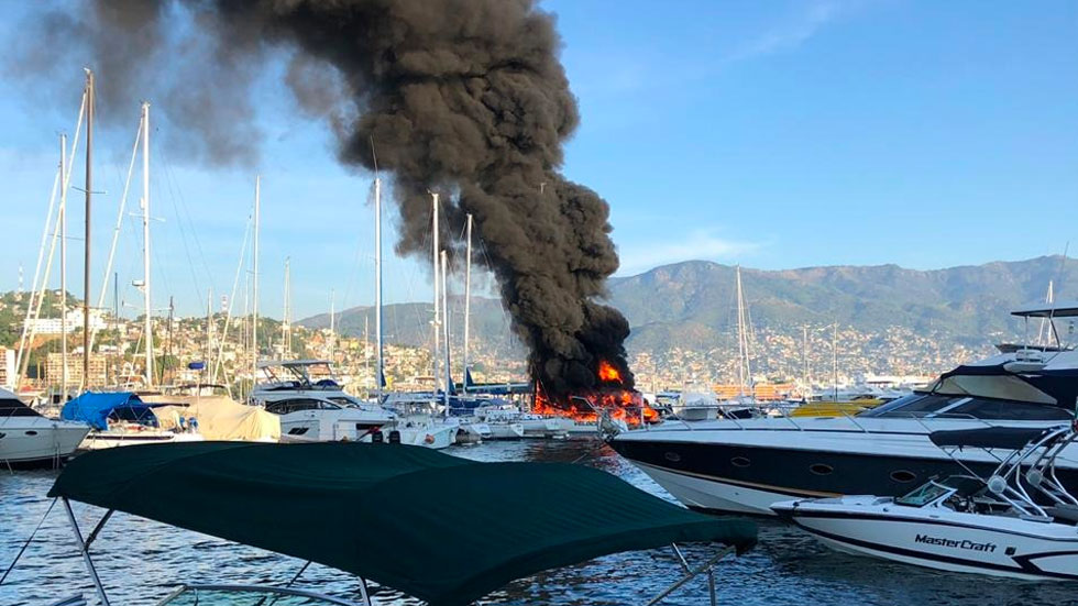 Explosión de embarcación deja tres heridos en Acapulco