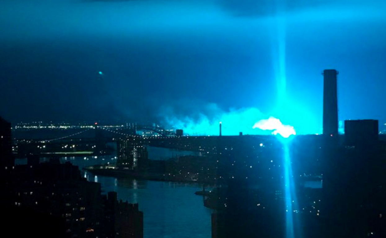 #Video Luces de explosión de transformadores sorprenden a Nueva York