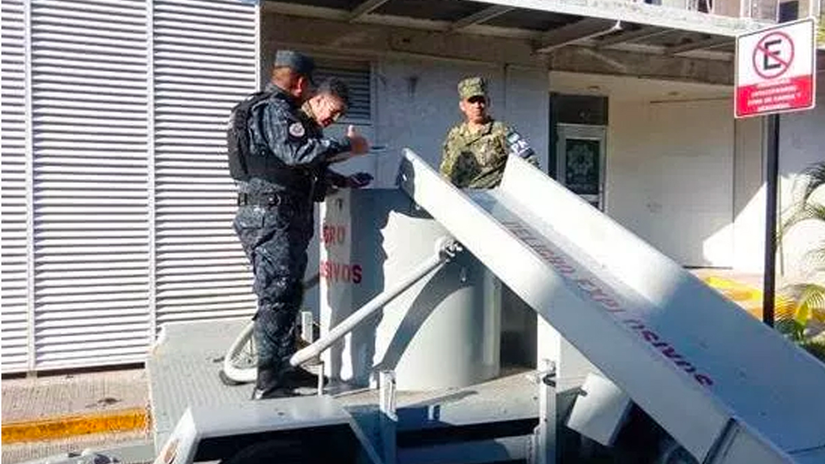 Semar desactiva explosivo casero en plaza comercial en Campeche