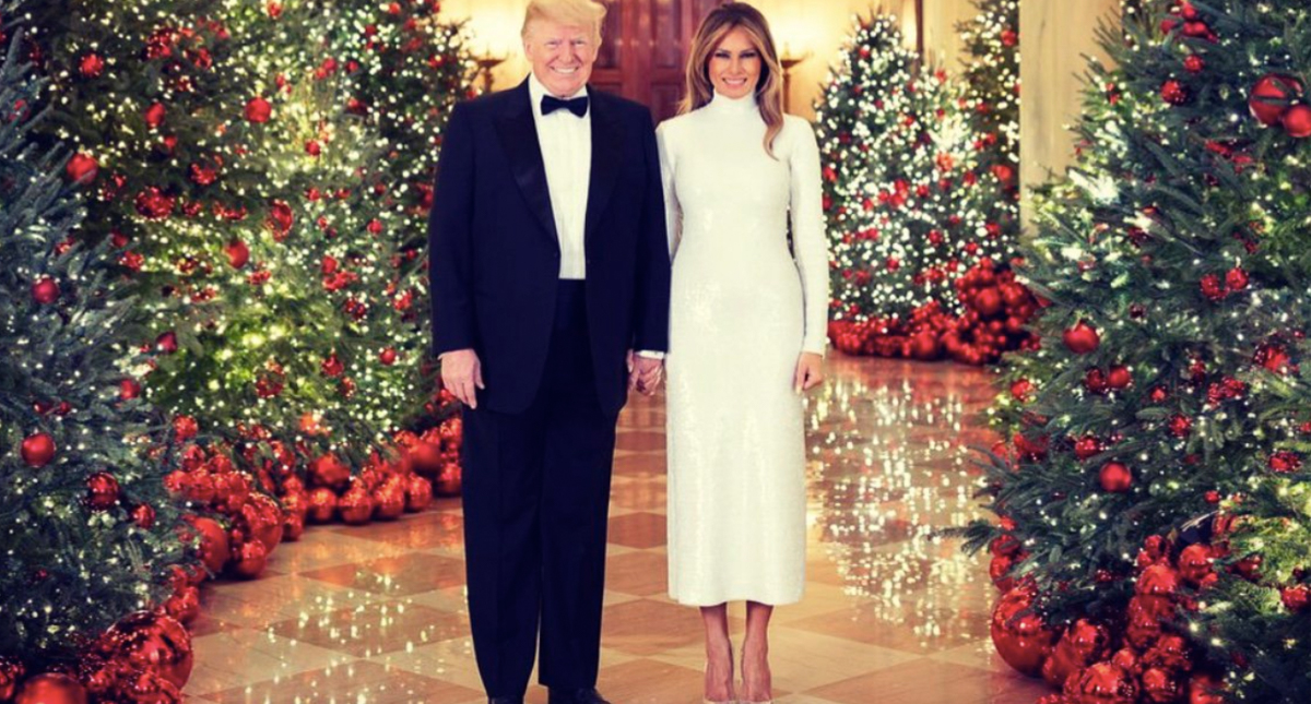 Melania Trump comparte foto navideña