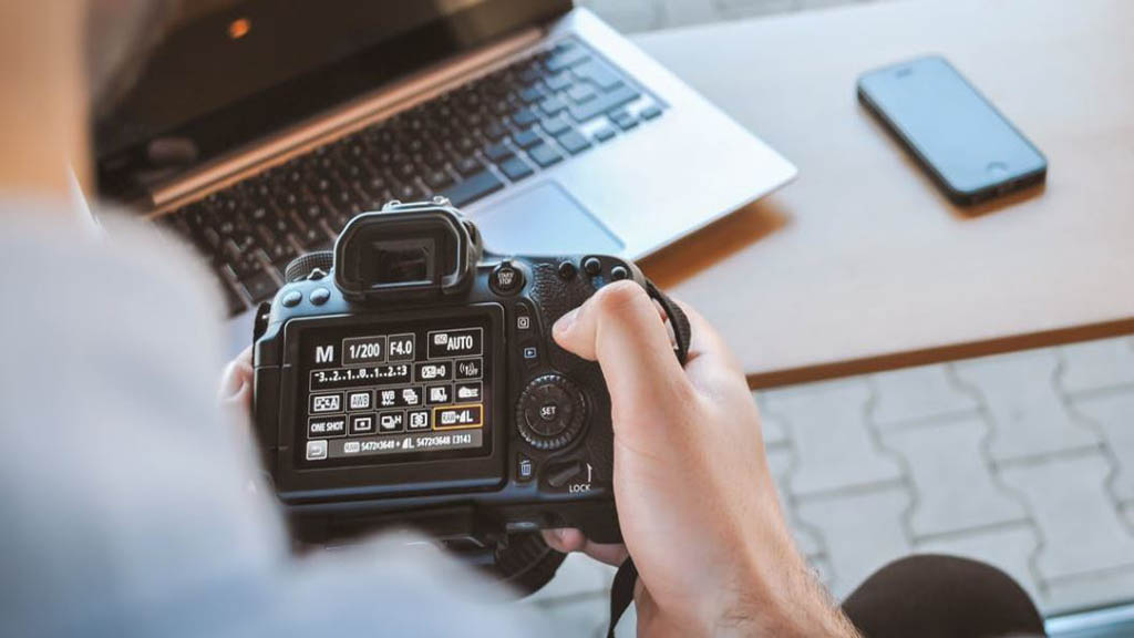 Familia ofrece 1.8 mdp a fotógrafo de viajes personal - fotografo