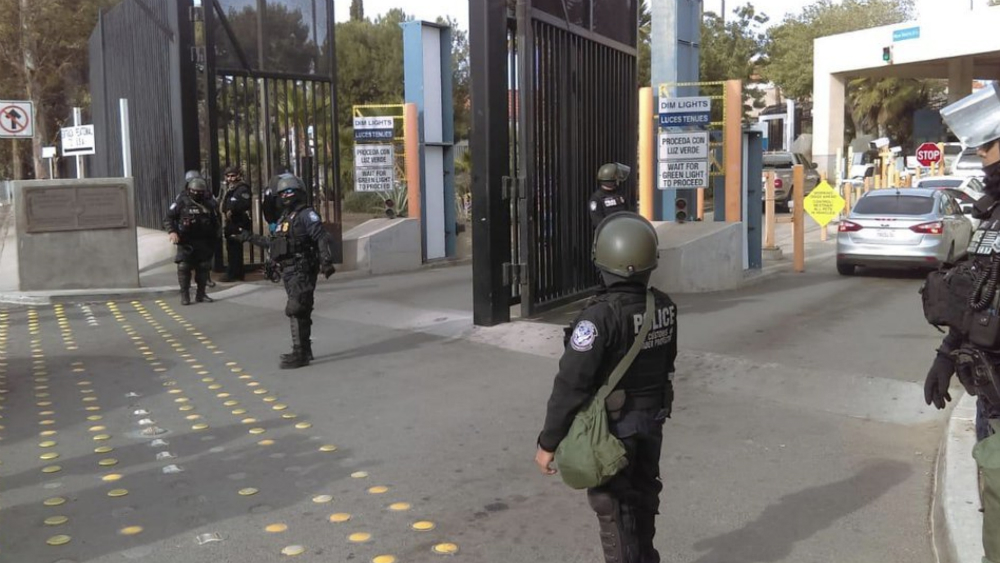 Autoridades de Estados Unidos efectúan simulacro en garita de Tecate