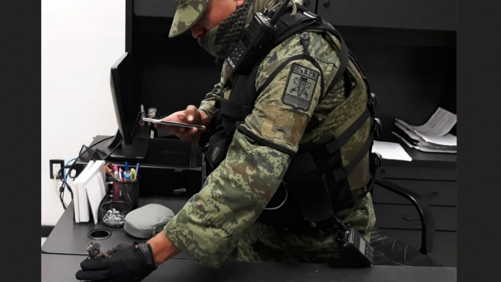 Llevan granada a Presidencia Municipal de Celaya, en Guanajuato