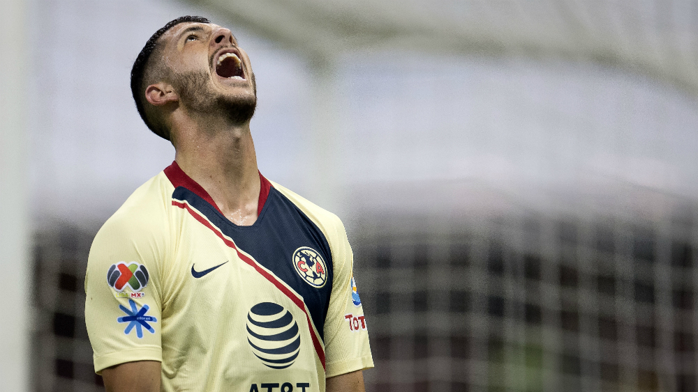 Guido Rodríguez abandona la práctica y es duda ante Pumas