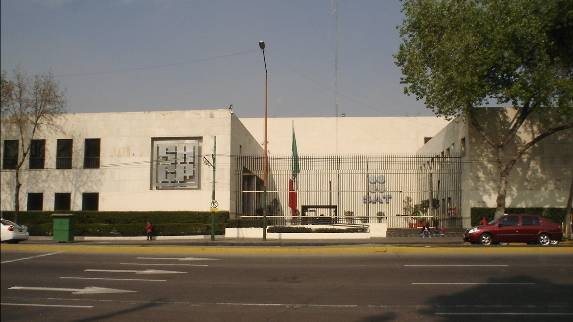 Hacienda suspende las contrataciones en el gobierno federal