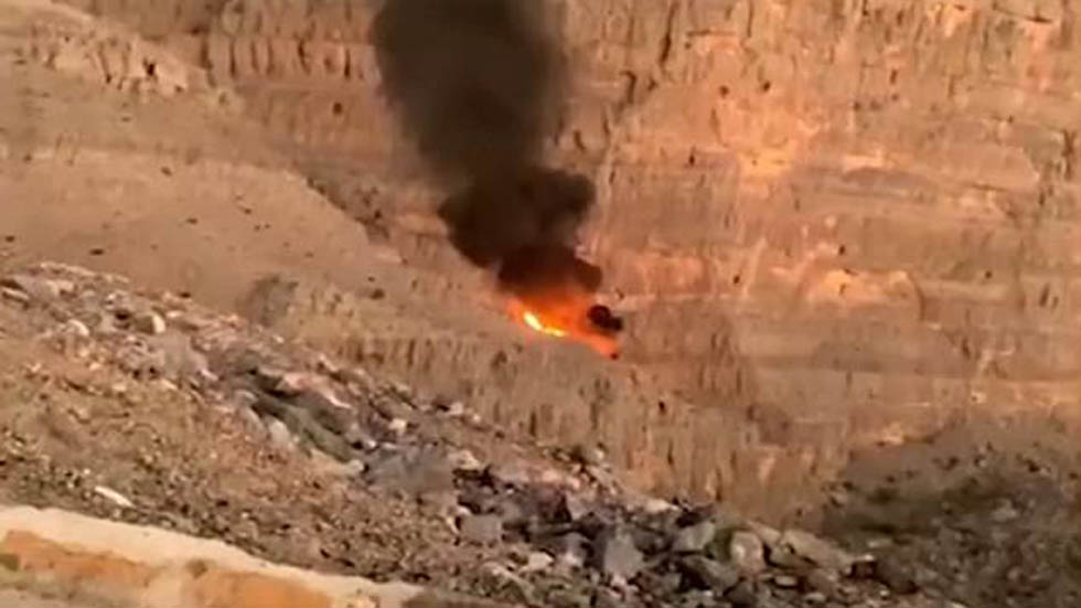 #Video Helicóptero de rescate se desploma e incendia cerca de Dubai - helicoptero-en-llamas-tras-accidente