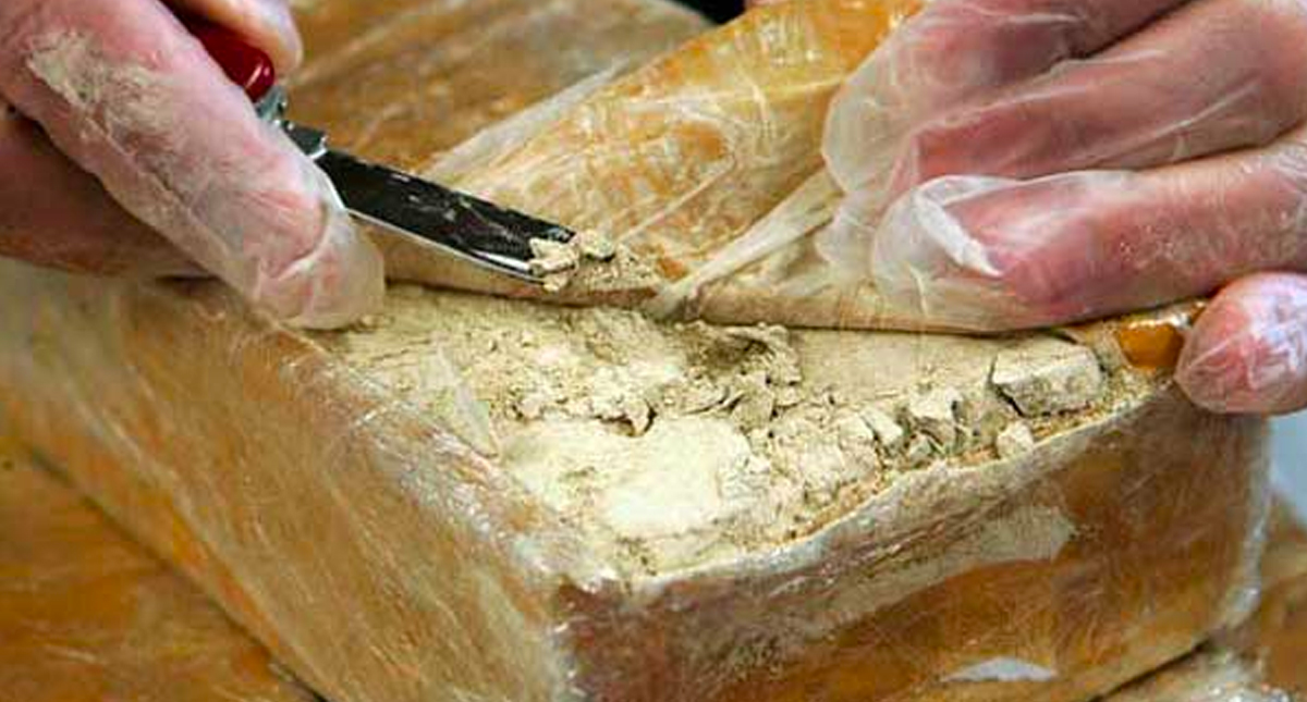 Detienen a pasajero que transportaba heroína en Baja California