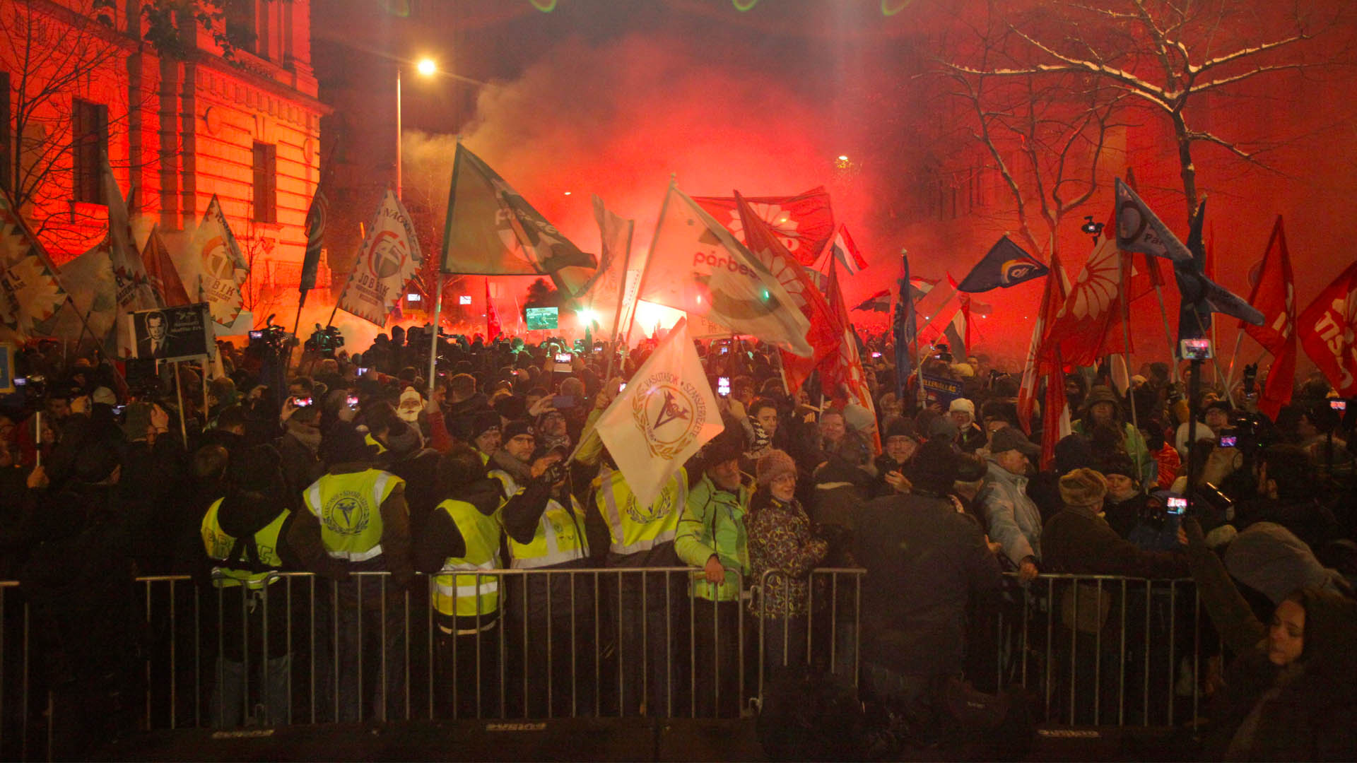 Miles se manifiestan en Hungría contra la ‘Ley de Esclavos’