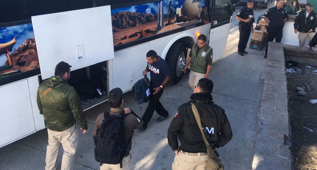 Suman 800 migrantes detenidos por intentar cruzar ilegalmente a EE.UU.