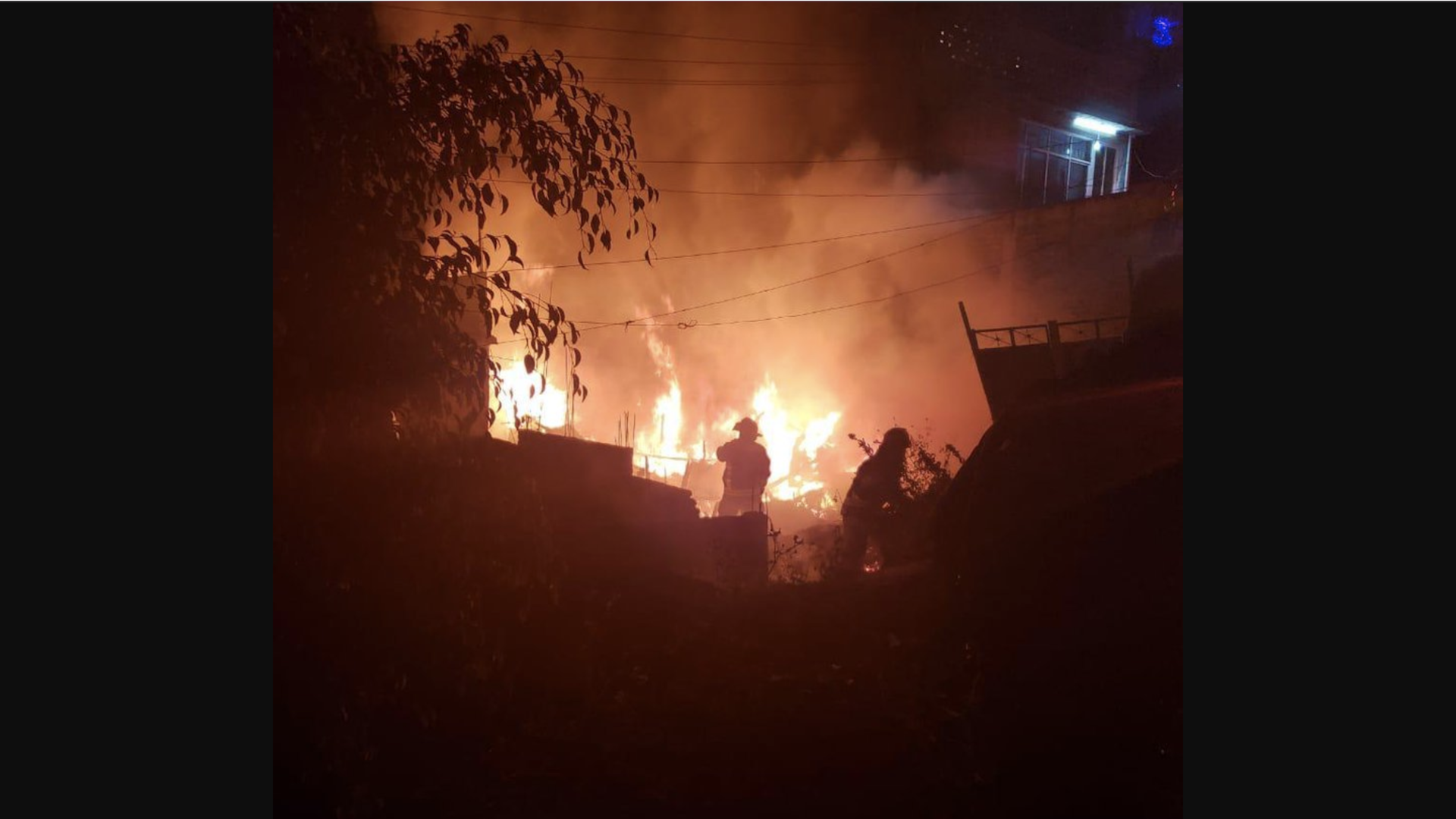Velan a niños que murieron en incendio en Iztapalapa Velan a niños que murieron en incendio en Iztapalapa