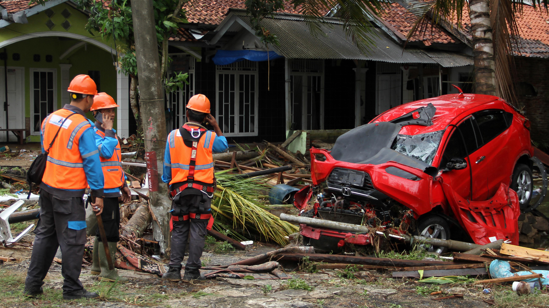 Indonesia: 281 muertos por tsunami
