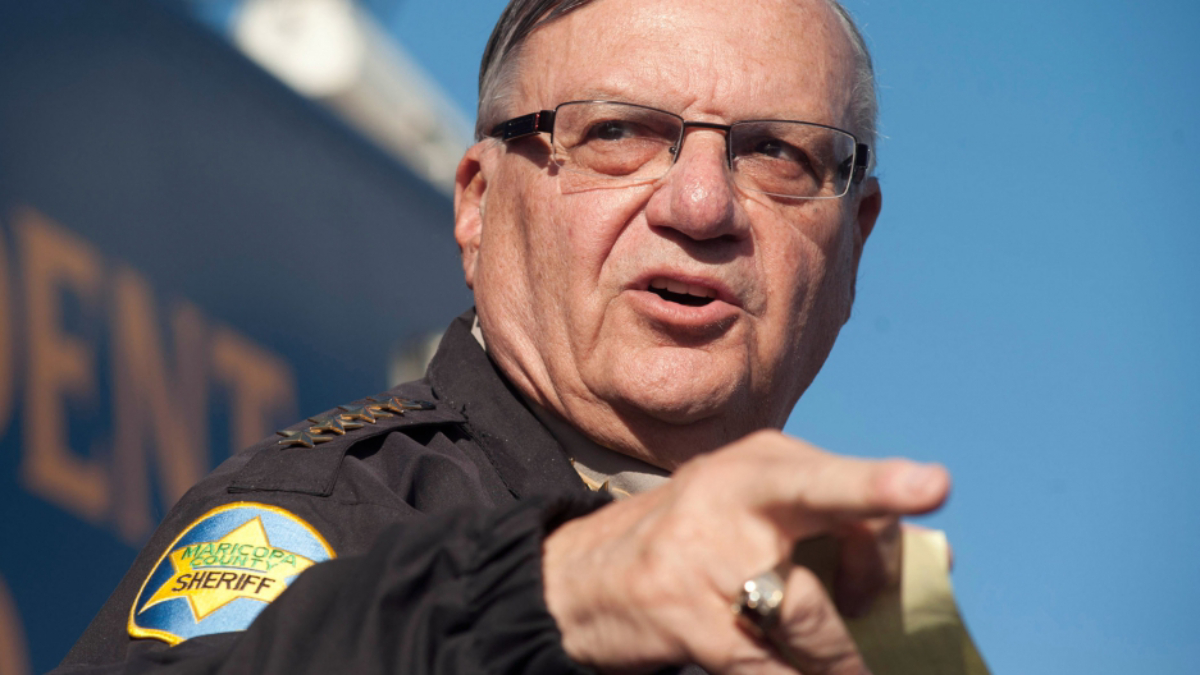 Joe Arpaio demanda a medios de comunicación por difamación