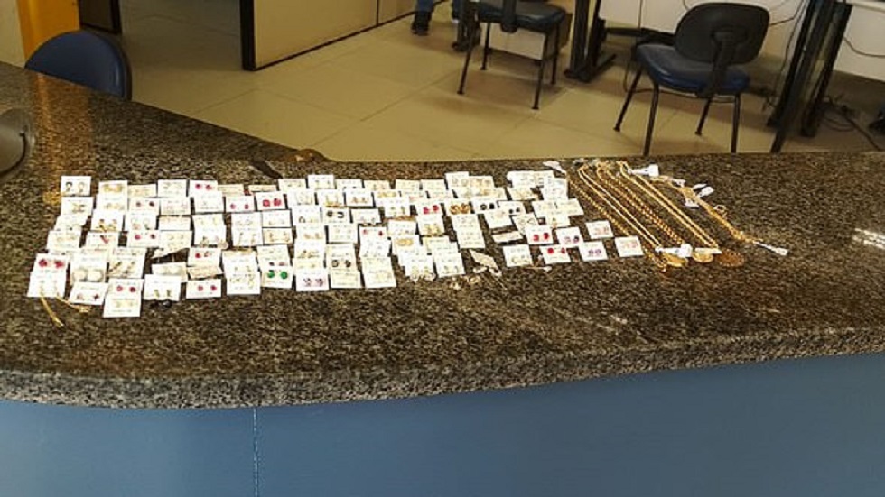 #Video Abaten a ladrón que tomó de rehén a una anciana - joyas-recuperadas