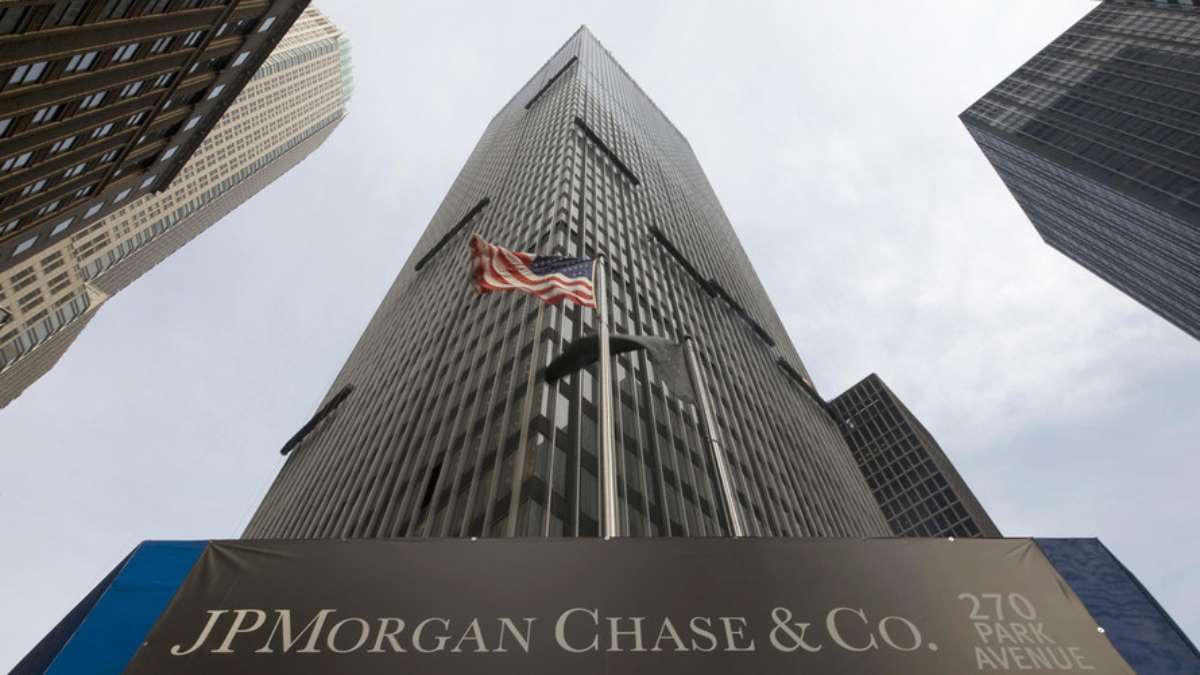 Multan a JPMorgan Chase con 135 mdd por malas prácticas