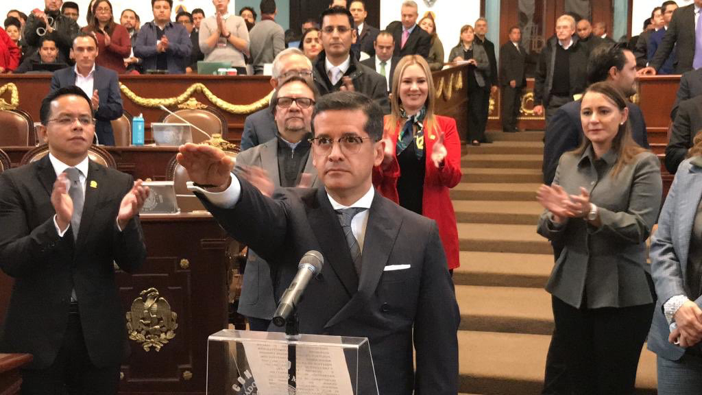 Rinde protesta nuevo contralor de Ciudad de México