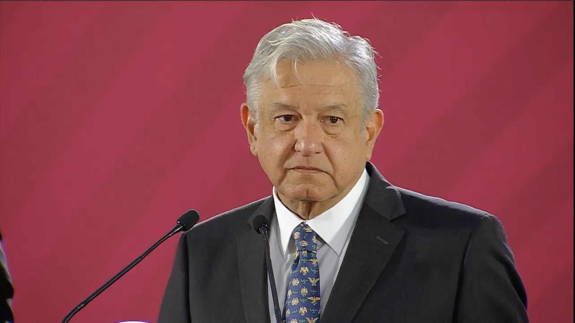 López Obrador firma iniciativa para derogar la Reforma Educativa