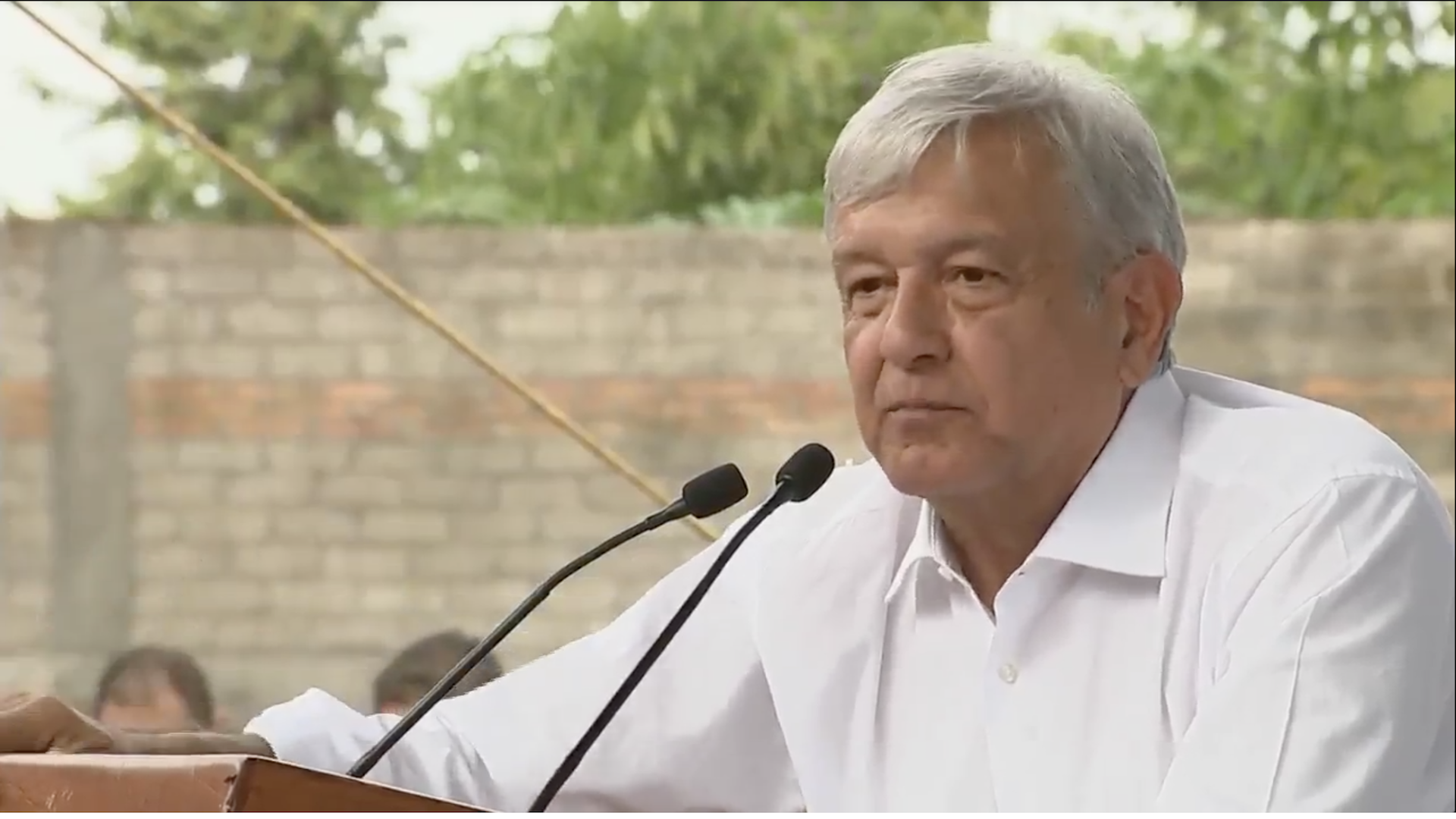 López Obrador anuncia apoyos a damnificados por desastres