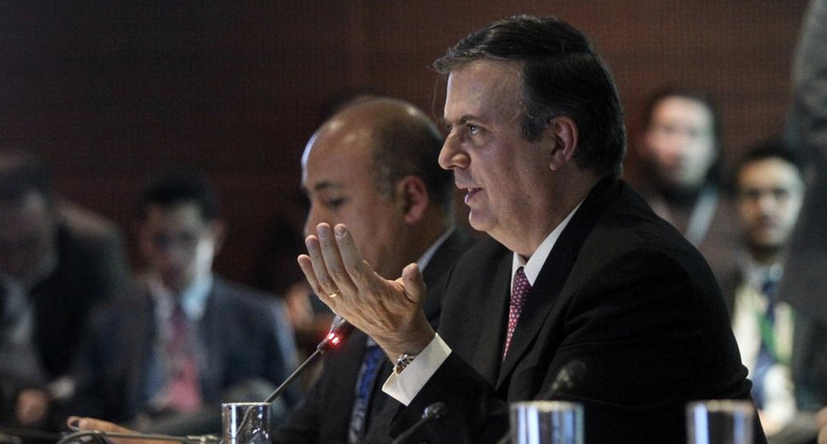 Ebrard asegura que no tratará el tema del muro fronterizo con EE.UU.