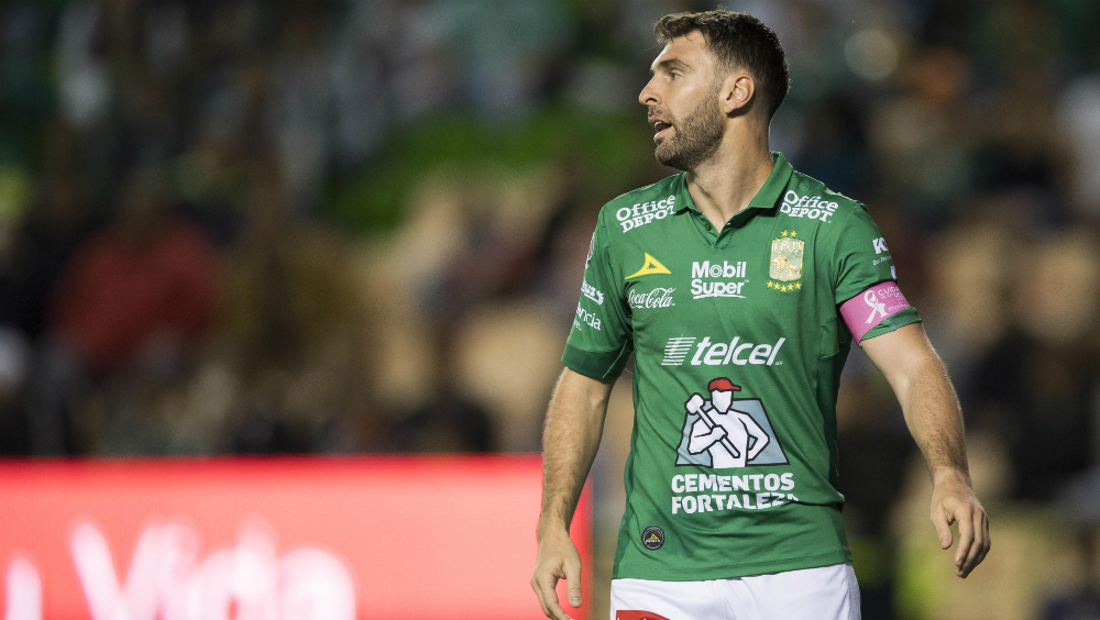 Al ‘Piojo’ Herrera le atrae Mauro Boselli, pero edad lo condiciona