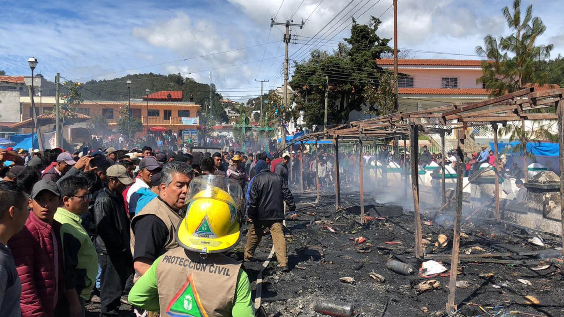 #Video Explotan puestos de mercado pirotécnico en Chiapas - mercado-pirotecnico-en-san-juan-chamula