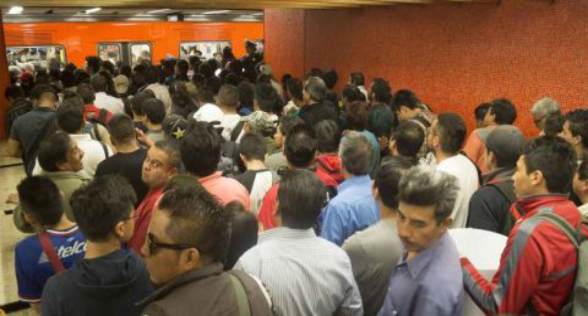 Desalojan tren de la Línea 8 del Metro