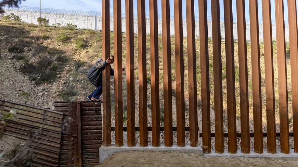 Miles de migrantes pasan la Navidad en Tijuana - migrantes-caravana-tijuana-navidad-4