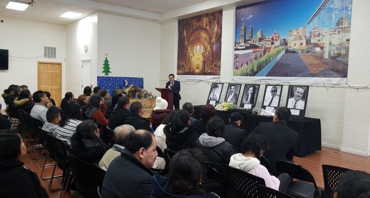 Migrantes poblanos homenajean a Martha Érika Alonso y a Moreno Valle