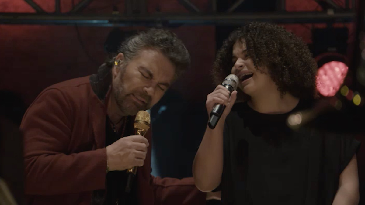 Manuel Mijares y Lucero Mijares cantan Vencer al Amor