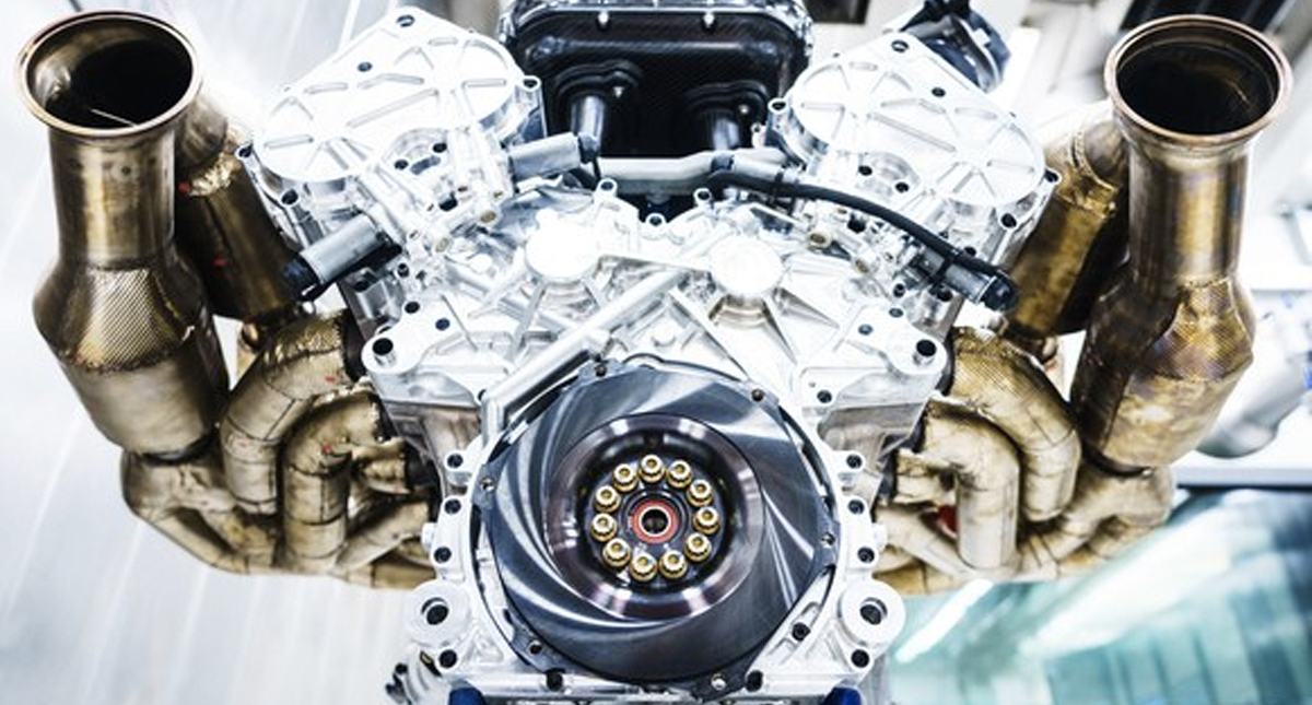 #Video Aston Martin presenta auto con motor de combustión de mil caballos de fuerza