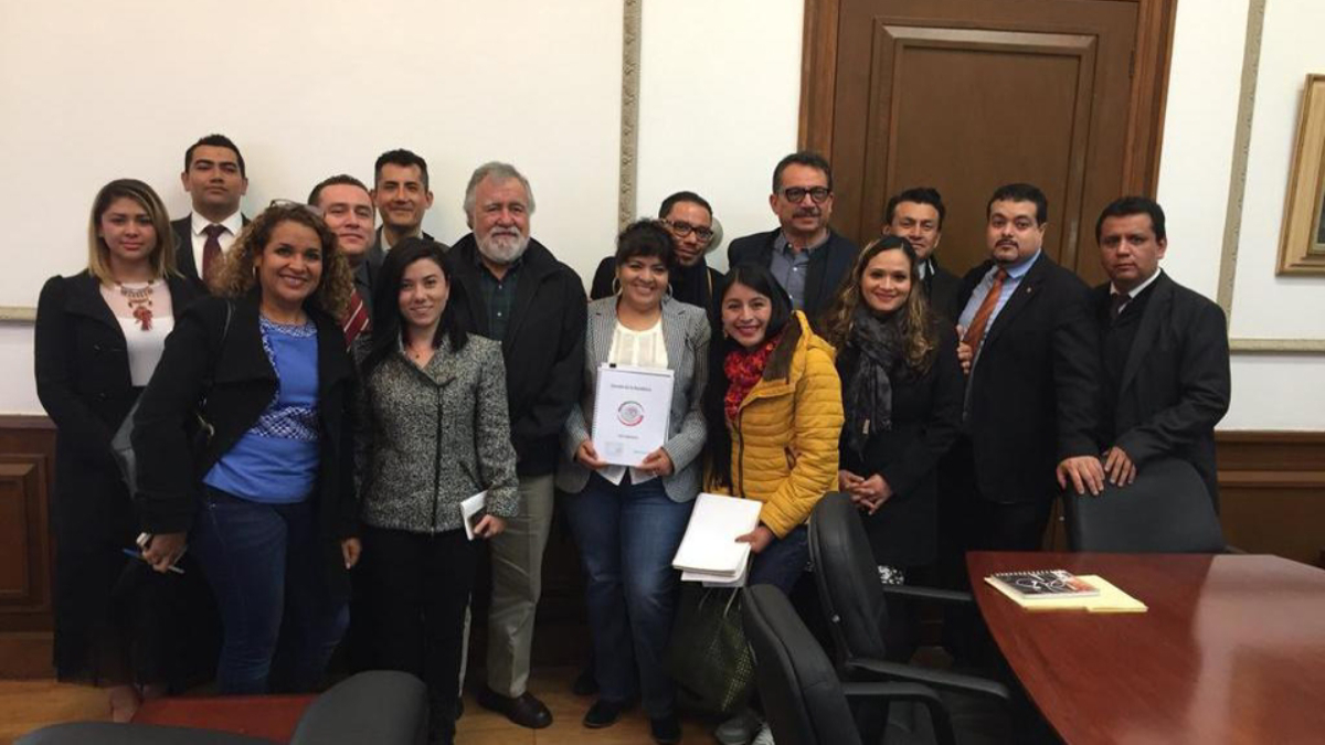 Nestora Salgado entrega a la Segob lista de presuntos presos políticos