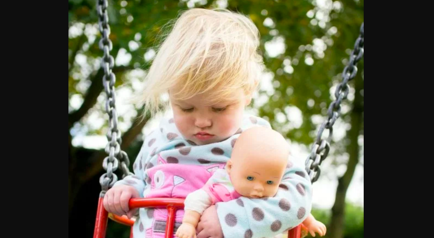 Padres descubren que niña tiene cáncer gracias a una fotografía