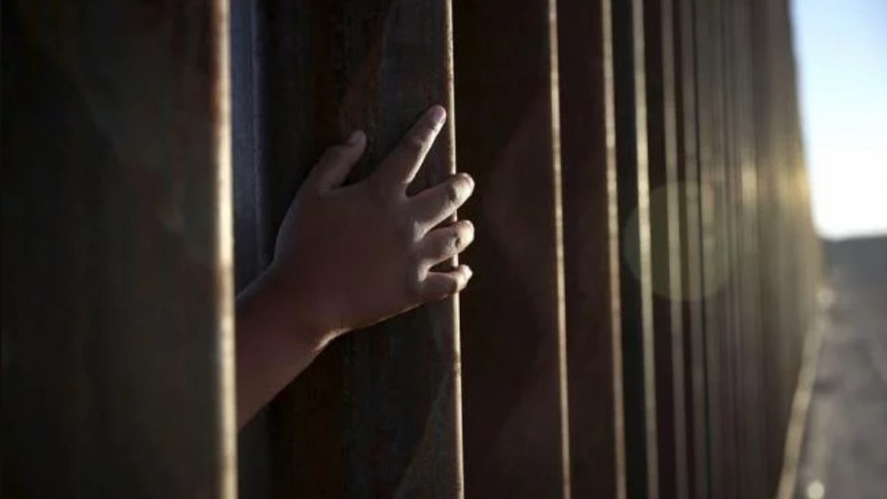 Niño migrante muerto bajo custodia de EE.UU. tenía gripa