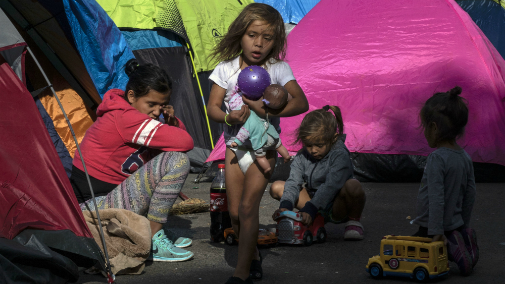 EE.UU. anuncia cambios para atender a niños indocumentados