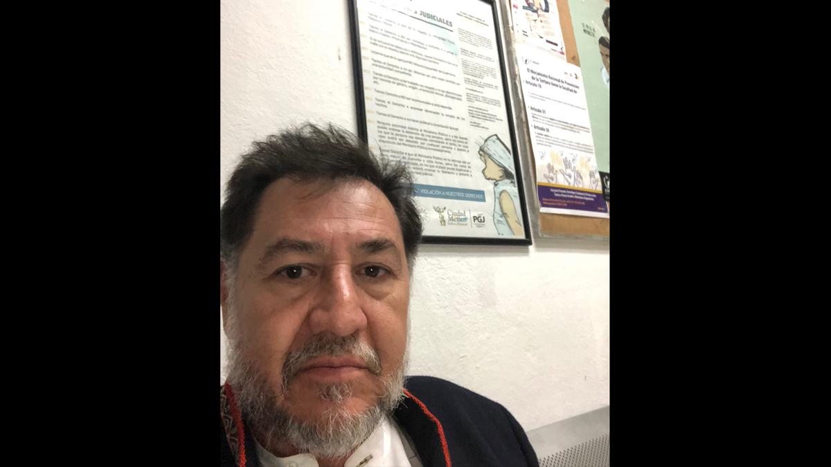 Fernández Noroña va al MP por robo de teléfono