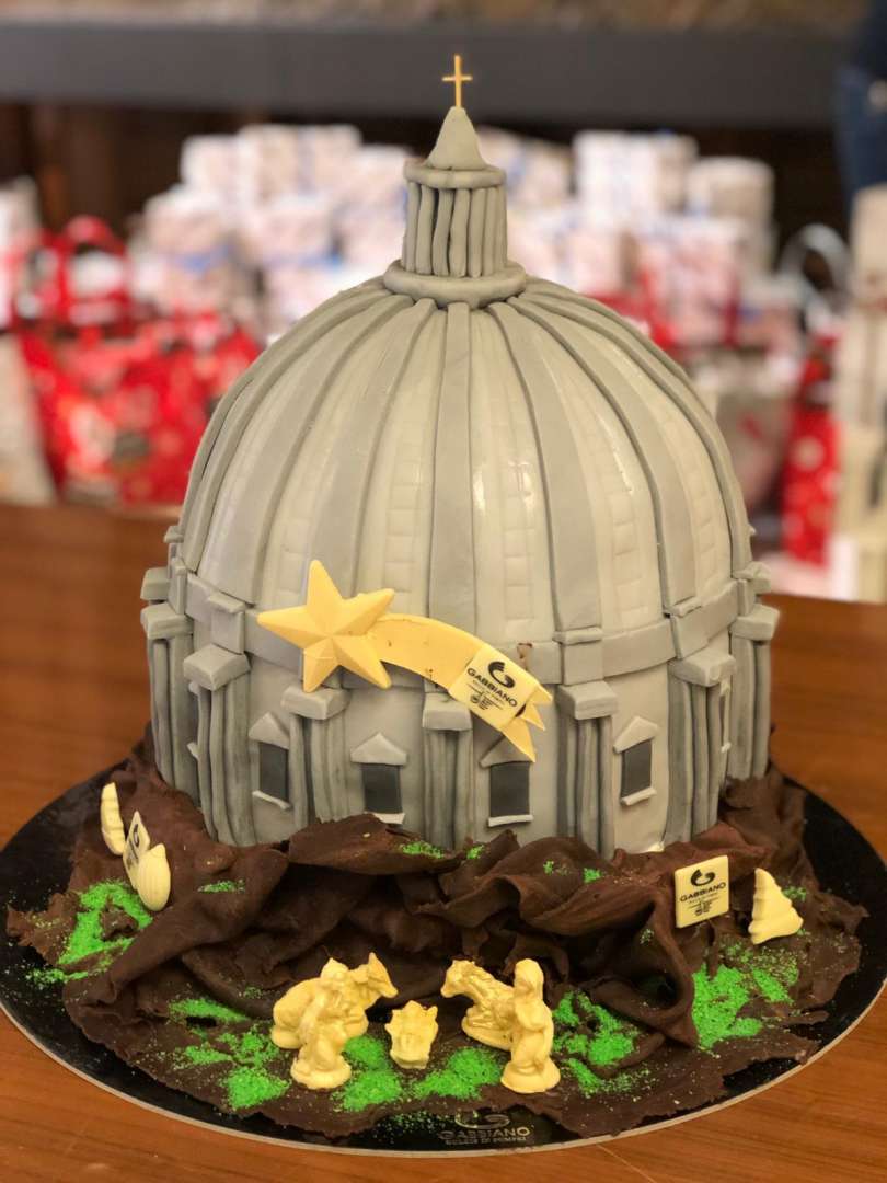 Sin grandes festejos, el papa Francisco celebra su cumpleaños 82 - papa-francisco-pastel-cumpleanos