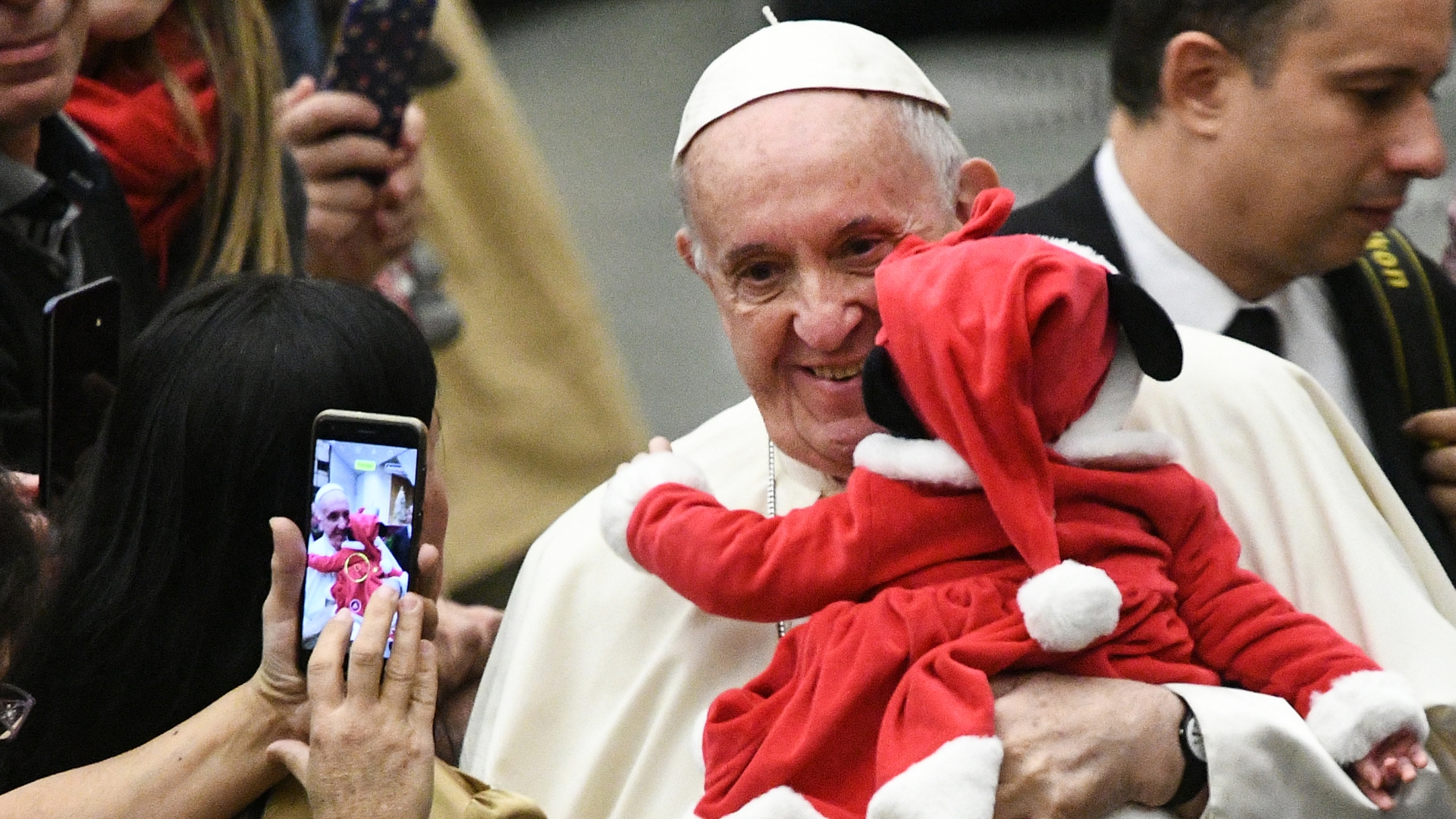 Papa Francisco bendice a cientos de “niños Dios” en Roma