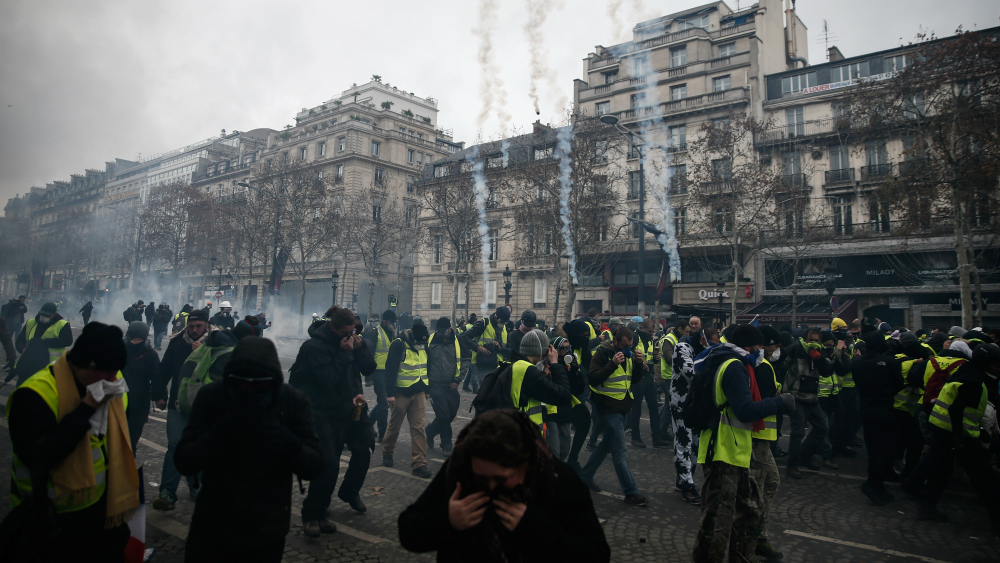 Varios periodistas heridos en las protestas en París